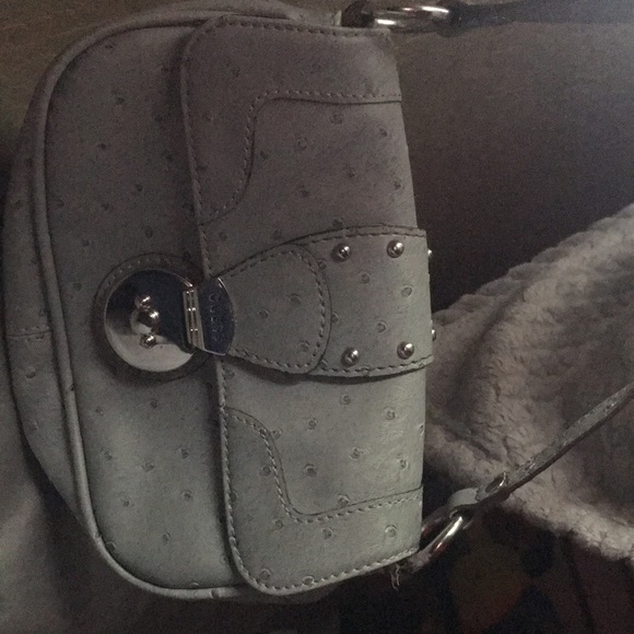 vintage y2k. Guess Faux Ostrich Shoulder bag - Picture 1 of 3